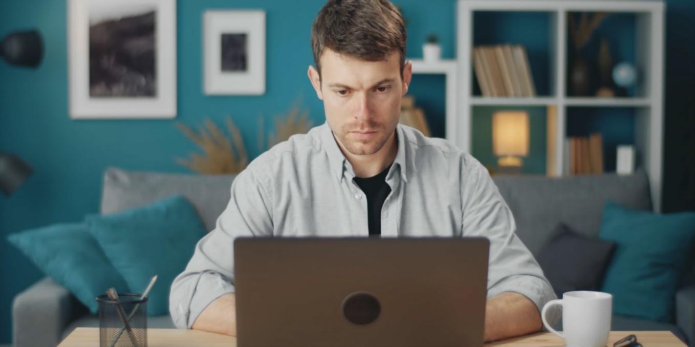 Student engaging with online learning platform